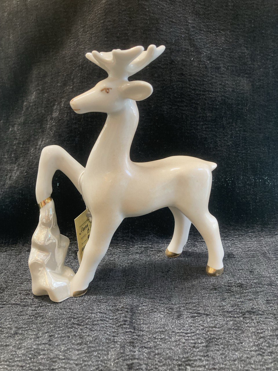 Фарфоровая фигурка "Олень"