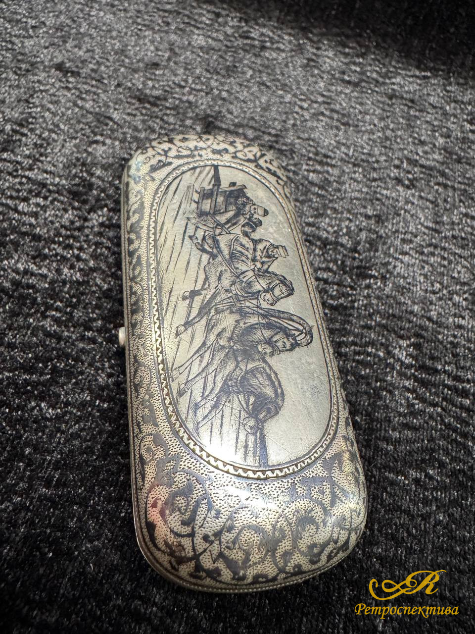 Серебряная таблеточница, портсигар 84 пр.,1890 г. Техника чернь, остатки золочения.