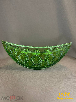 Стеклянная, старинная конфетница. Ваза,вазочка для конфет.Зеленое стекло.Редкость.