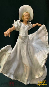 Фарфоровая статуэтка "Танцующая девушка." Германия клеймо Schaubach Kunst.