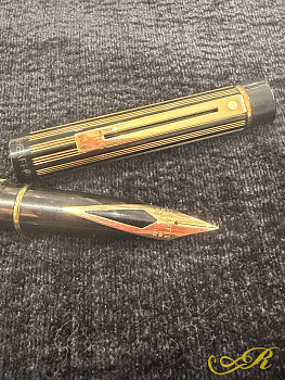 Винтажная перьевая ручка Sheaffer (США), 14K Gold Nib, 585 проба