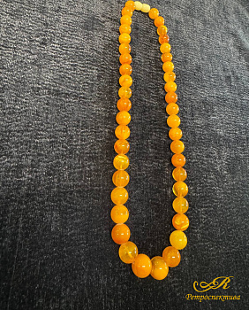 Бусы из старинного янтаря, СССР.