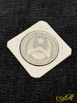 10 000 песо,1991 года.Гвинея-Бисау Нуну Триштан. Серебро Ag 999, Proof