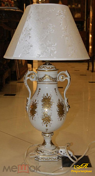 Фарфоровая настольная лампа. Франция, сер. ХХ в. , роспись, золочение, латунь, высота 53 см. Limoges
