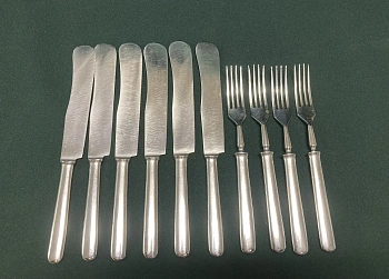 Набор :  6 ножей и 4 вилки. Нержавейка. Цена за 1 шт. Винтаж.СССР.