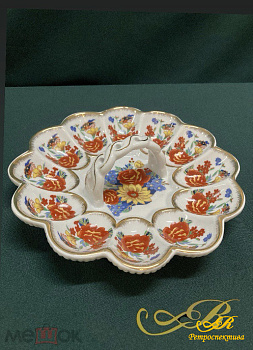 Фарфоровая тарелка для яиц на пасху. Япония.