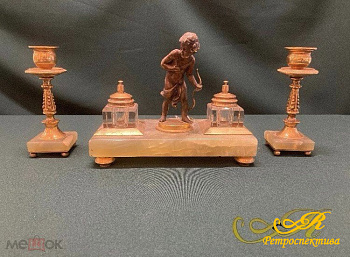 Письменный набор : чернильница и 2 подсвечника.  Бронза,оникс,стекло. Высота 14 см